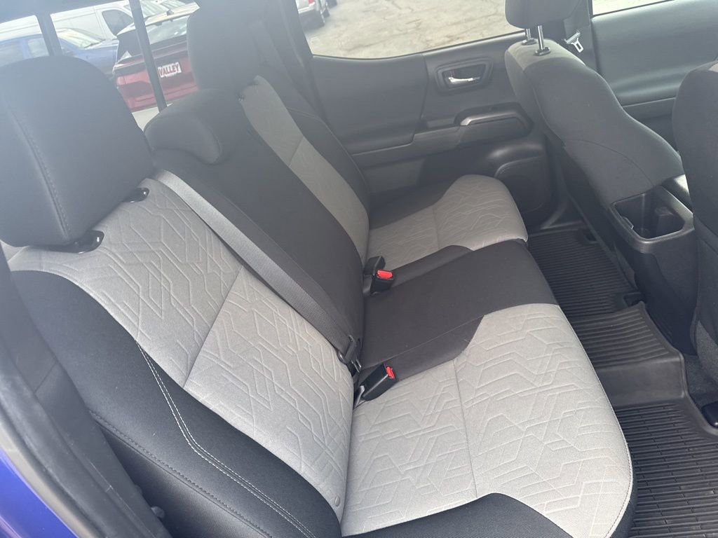 Used 2022 Toyota Tacoma TRD Sport w/ Technology Package AWD/4WD image 39