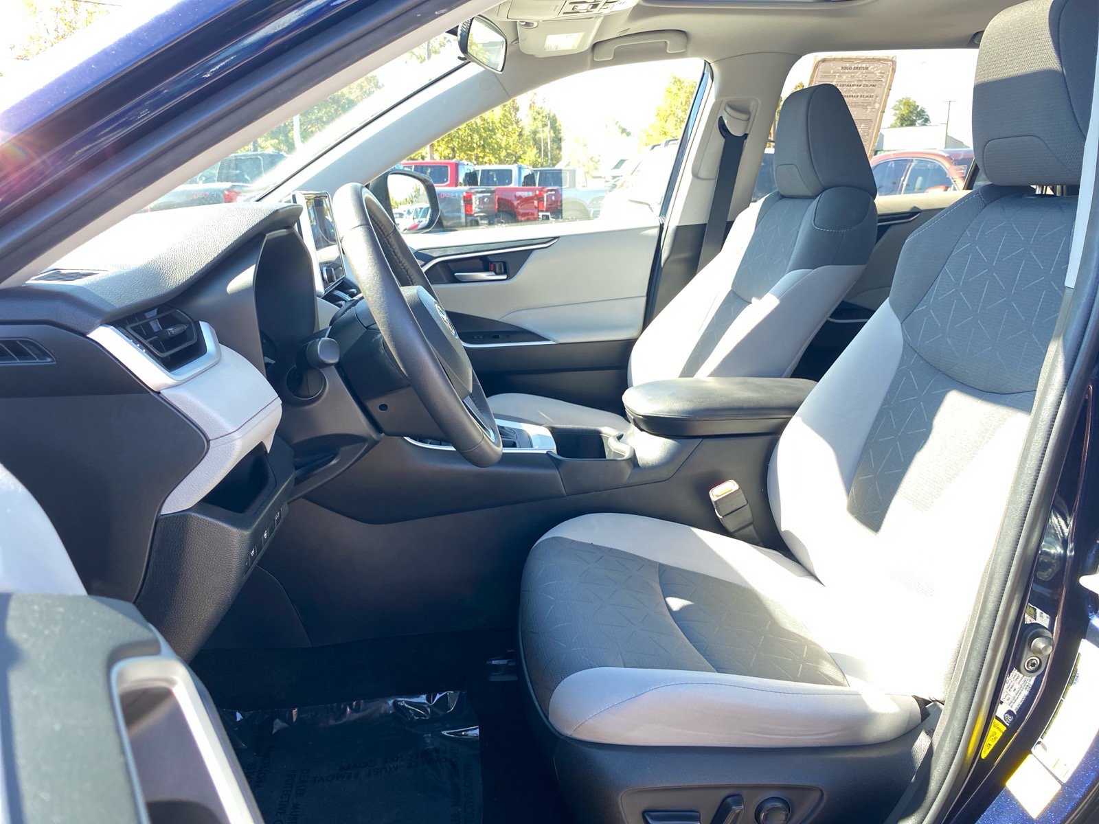 Used 2023 Toyota RAV4 XLE w/ Convenience Package AWD/4WD image 11