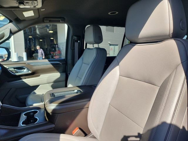 Used 2024 GMC Yukon XL SLT w/ SLT Luxury Package image 21