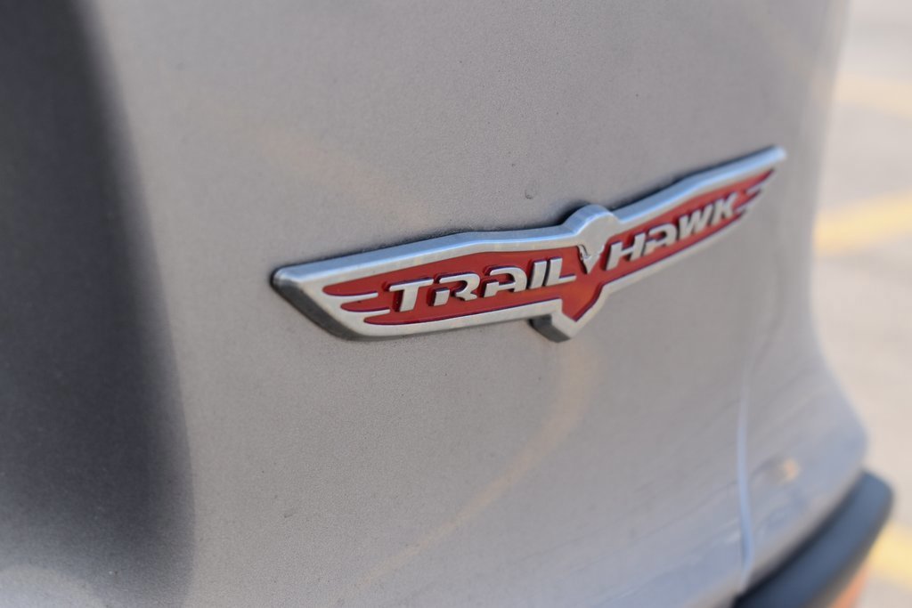 Used 2019 Jeep Cherokee Trailhawk w/ Comfort/Convenience Group image 5