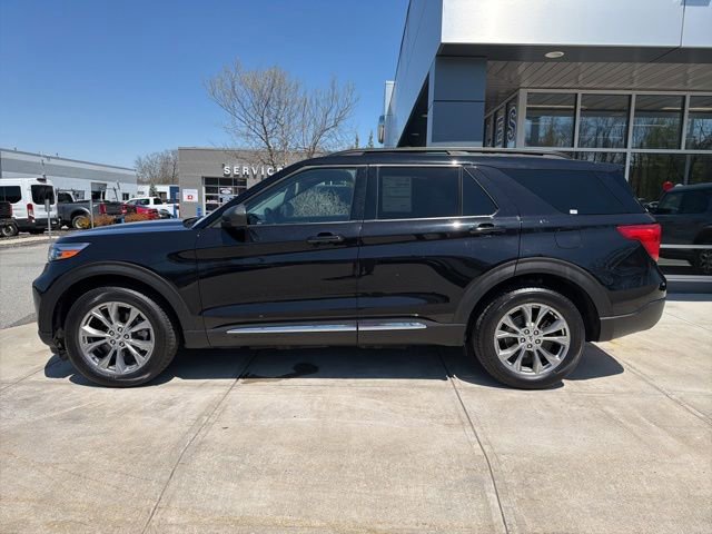 Certified 2022 Ford Explorer XLT w/ Equipment Group 202A AWD/4WD image 5