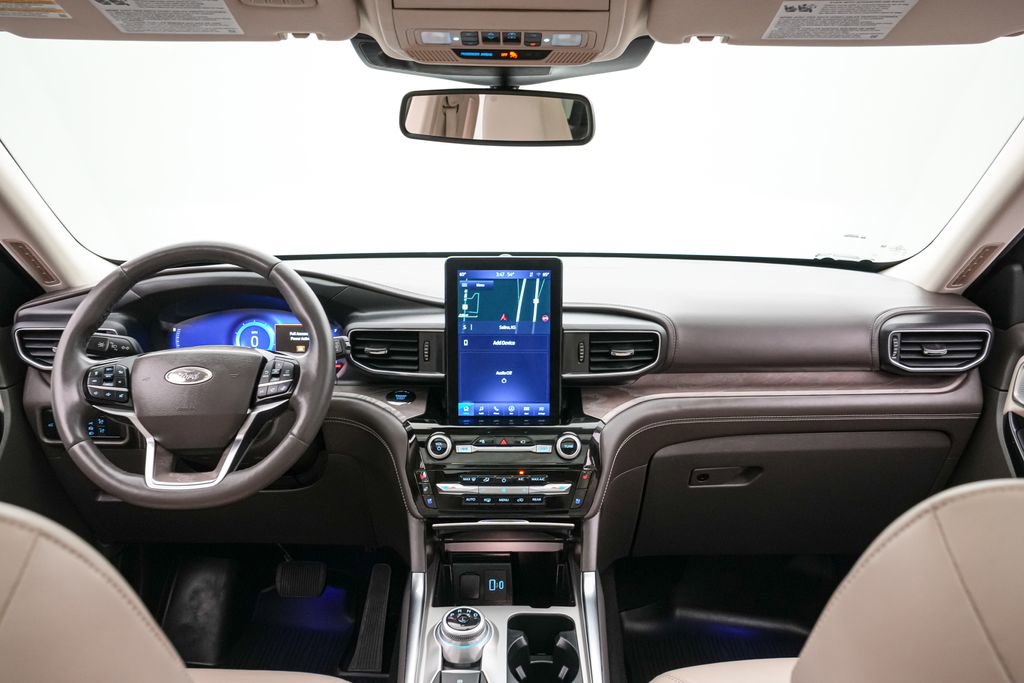 Certified 2023 Ford Explorer Platinum w/ Technology Package AWD/4WD image 15