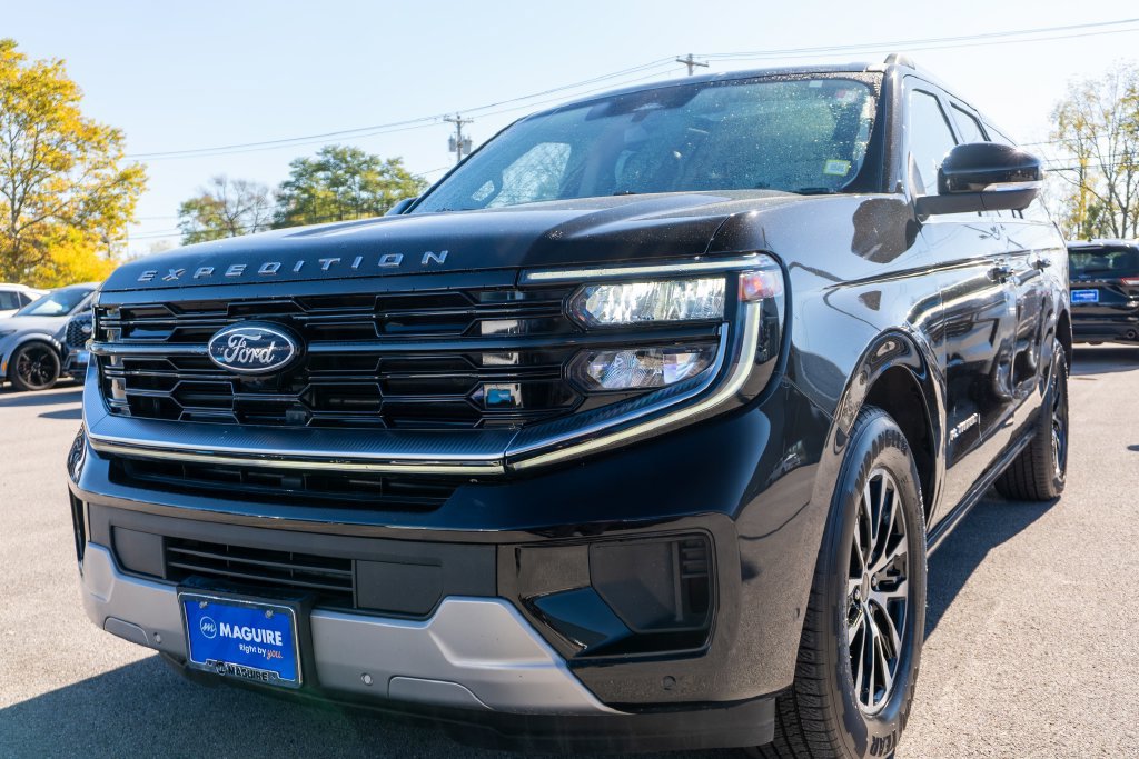 Certified 2025 Ford Expedition Max Platinum AWD/4WD image 2