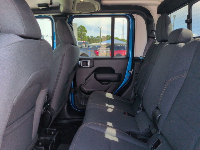 Used 2025 Jeep Gladiator Sport AWD/4WD image 14