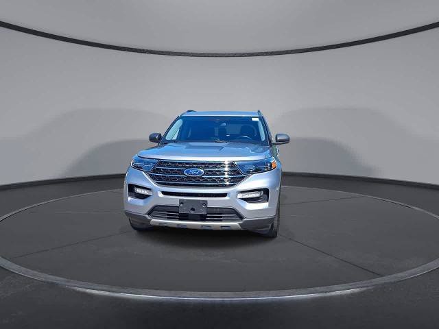 Certified 2021 Ford Explorer XLT w/ Equipment Group 202A AWD/4WD image 3
