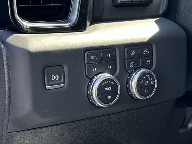Used 2024 GMC Sierra 2500 Denali w/ Denali Reserve Package AWD/4WD image 18