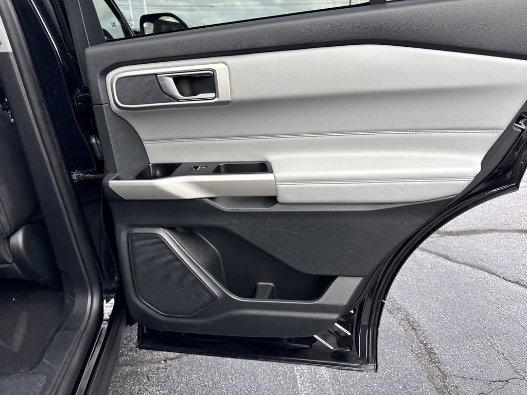Certified 2022 Ford Explorer XLT w/ Equipment Group 202A image 16