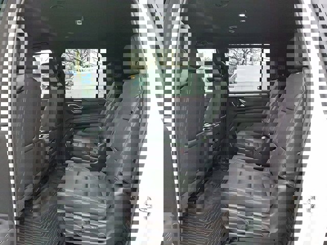 Used 2022 Chevrolet Suburban Z71 w/ Luxury Package image 16