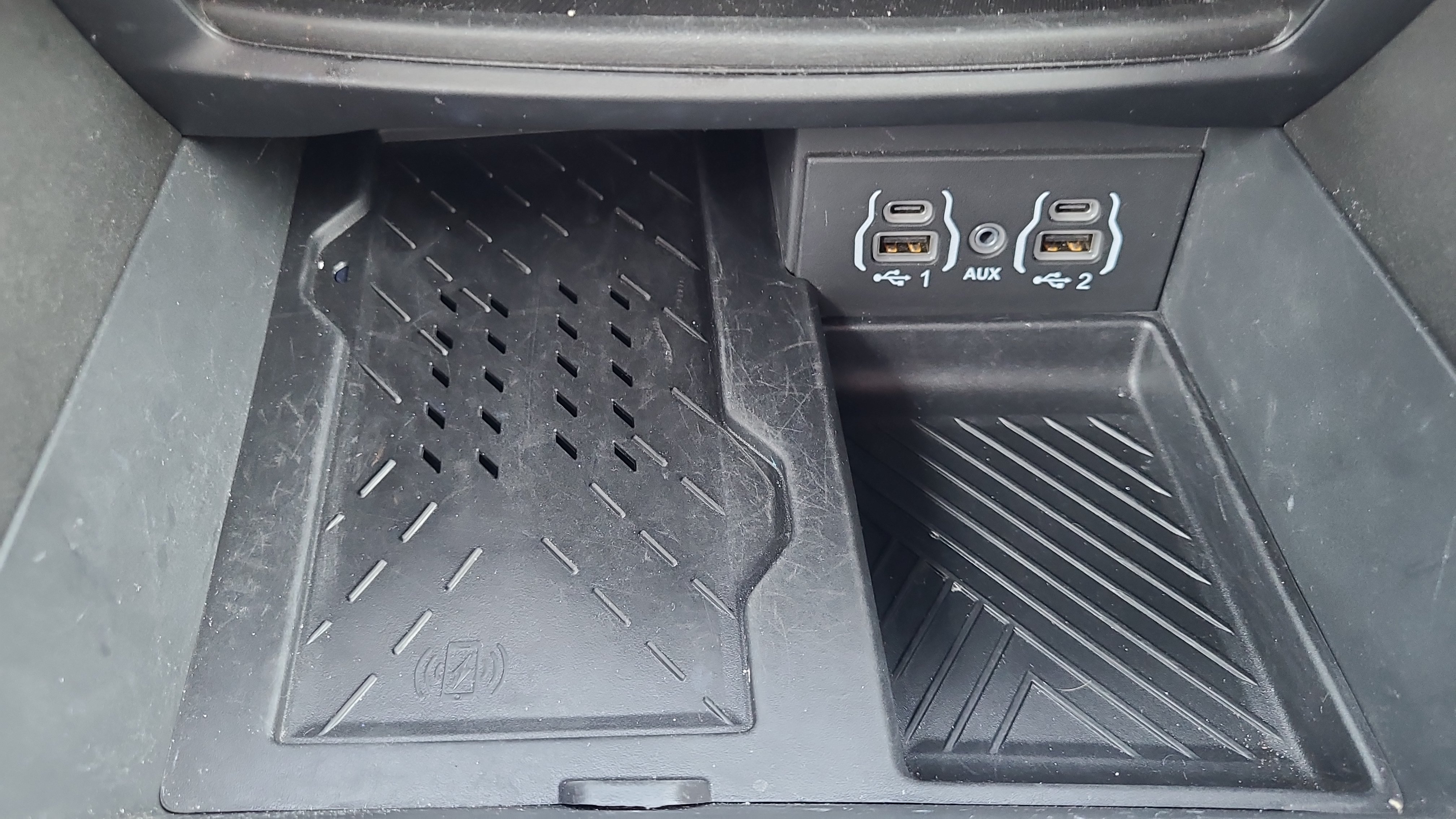 Used 2025 Chrysler Pacifica Limited FWD image 31