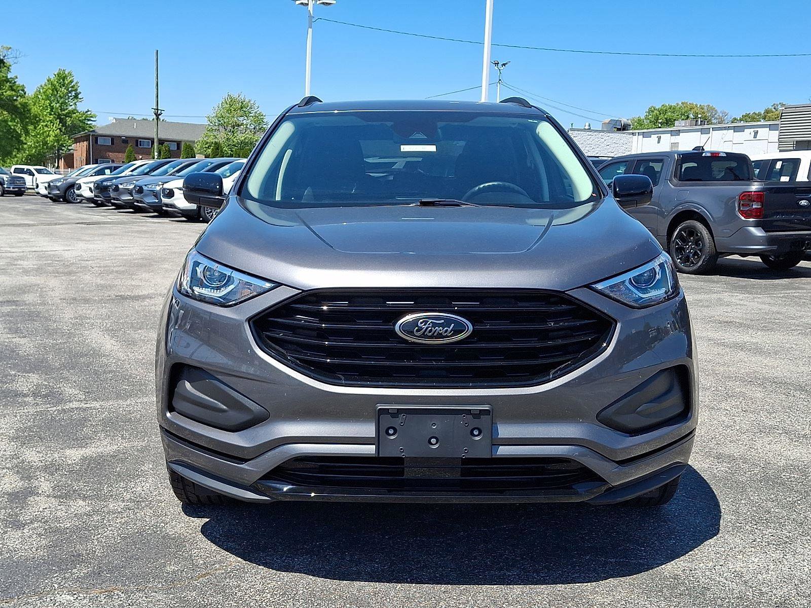 Certified 2022 Ford Edge SE w/ Black Appearance Package AWD/4WD image 2