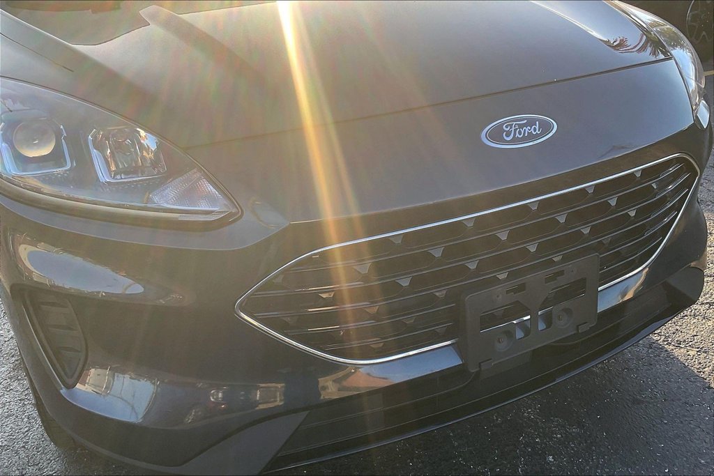 Certified 2022 Ford Escape SE w/ SE Sport Appearance Package AWD/4WD image 30
