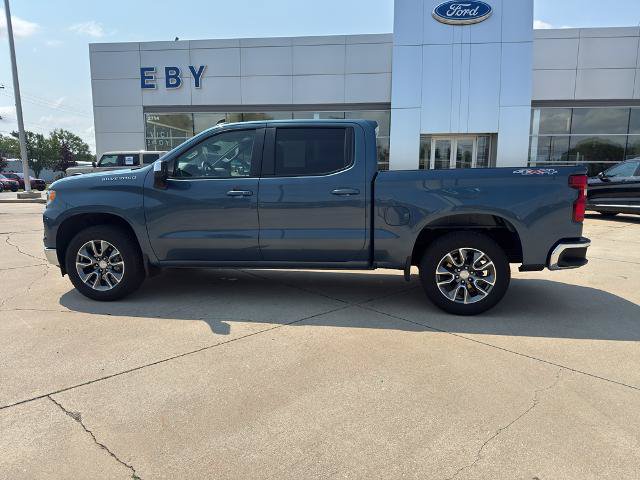 Used 2024 Chevrolet Silverado 1500 LT AWD/4WD image 3