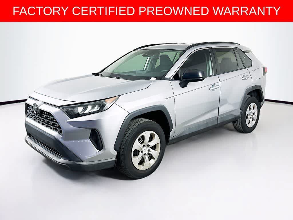 Used 2019 Toyota RAV4 LE FWD image 2