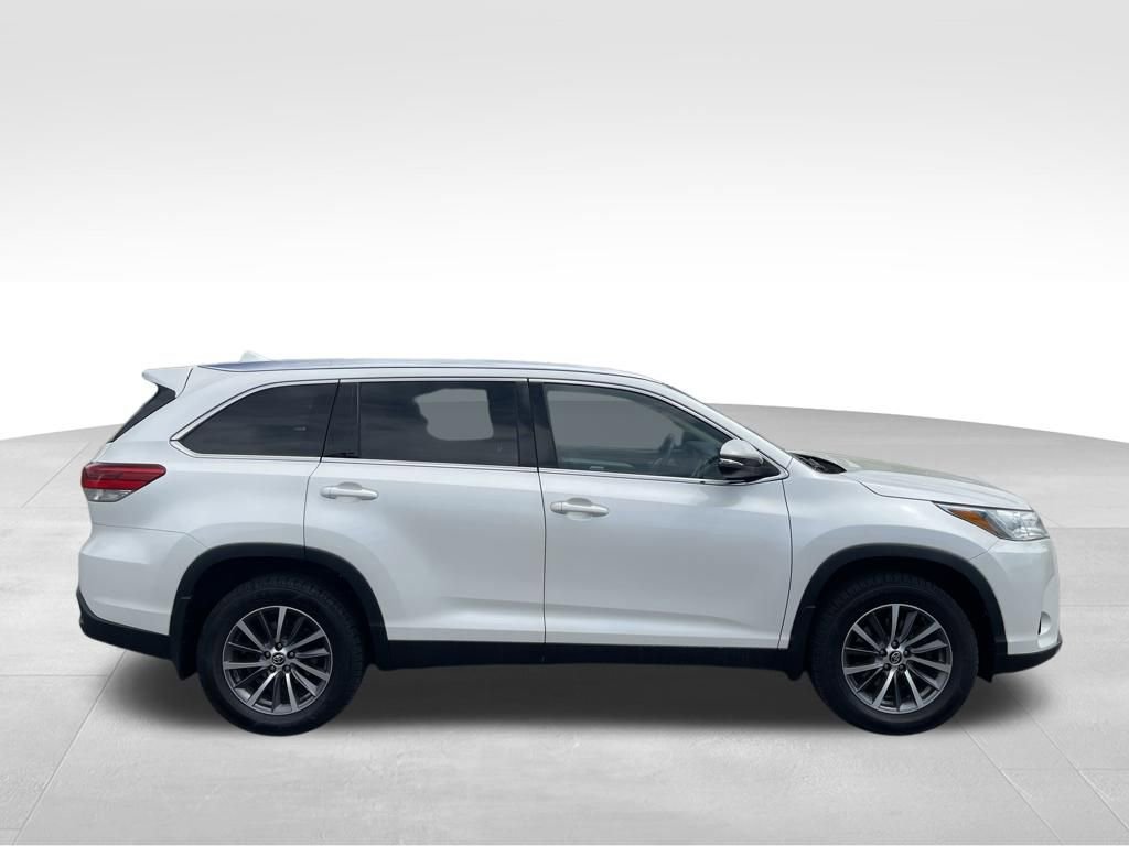 Used 2019 Toyota Highlander XLE AWD/4WD image 13