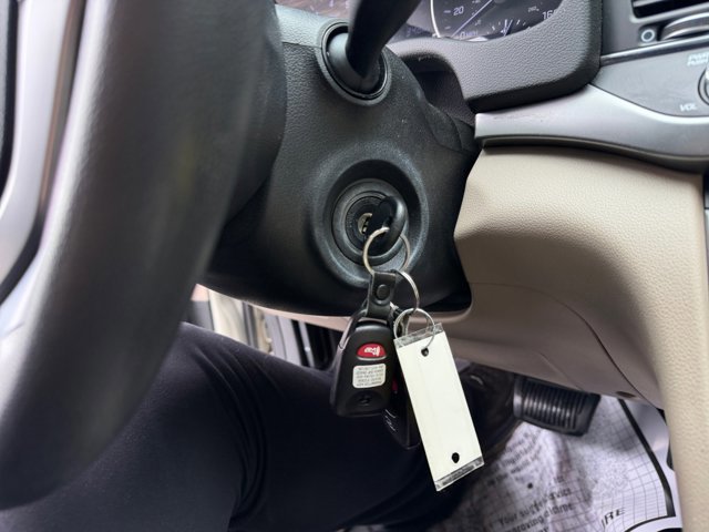 Used 2017 Hyundai Elantra SE image 31