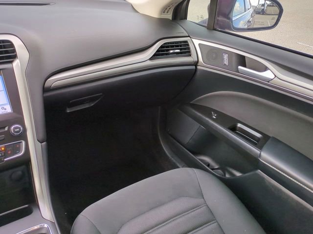 Certified 2017 Ford Fusion SE image 16