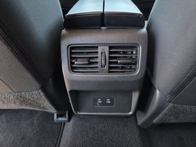 Used 2025 Nissan Rogue SV FWD image 18