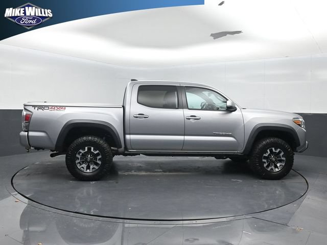 Used 2020 Toyota Tacoma TRD Off-Road w/ Technology Package AWD/4WD image 8