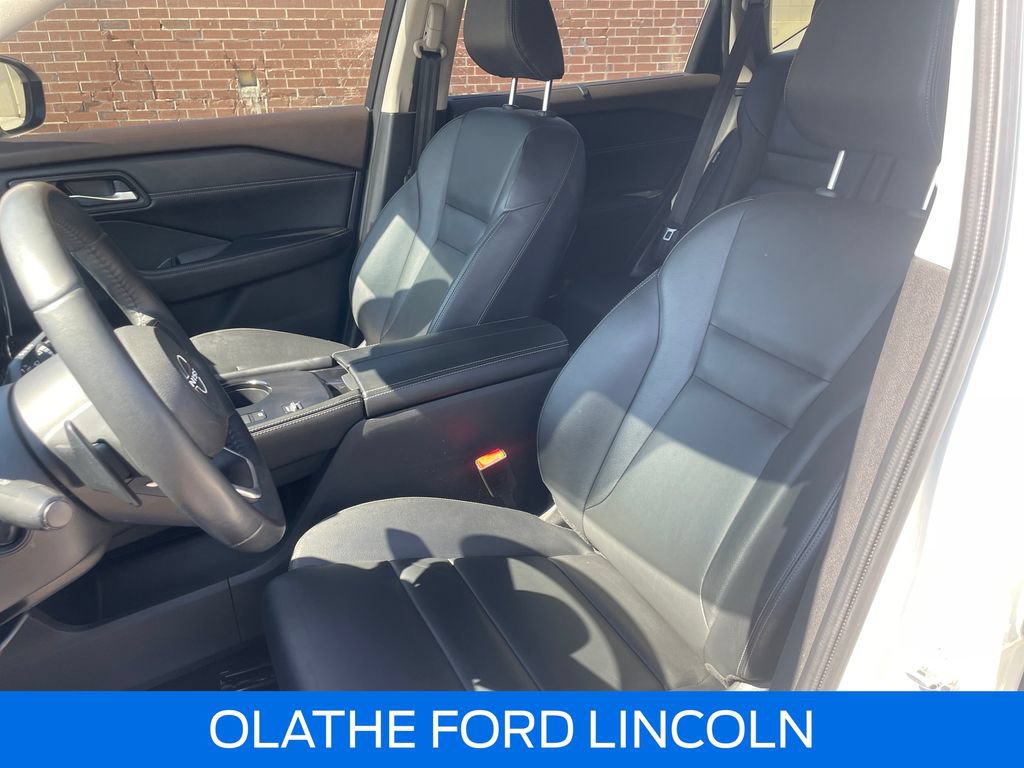 Used 2023 Nissan Rogue SL w/ SL Premium Package FWD image 18