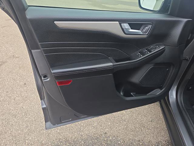 Certified 2021 Ford Escape SE image 11