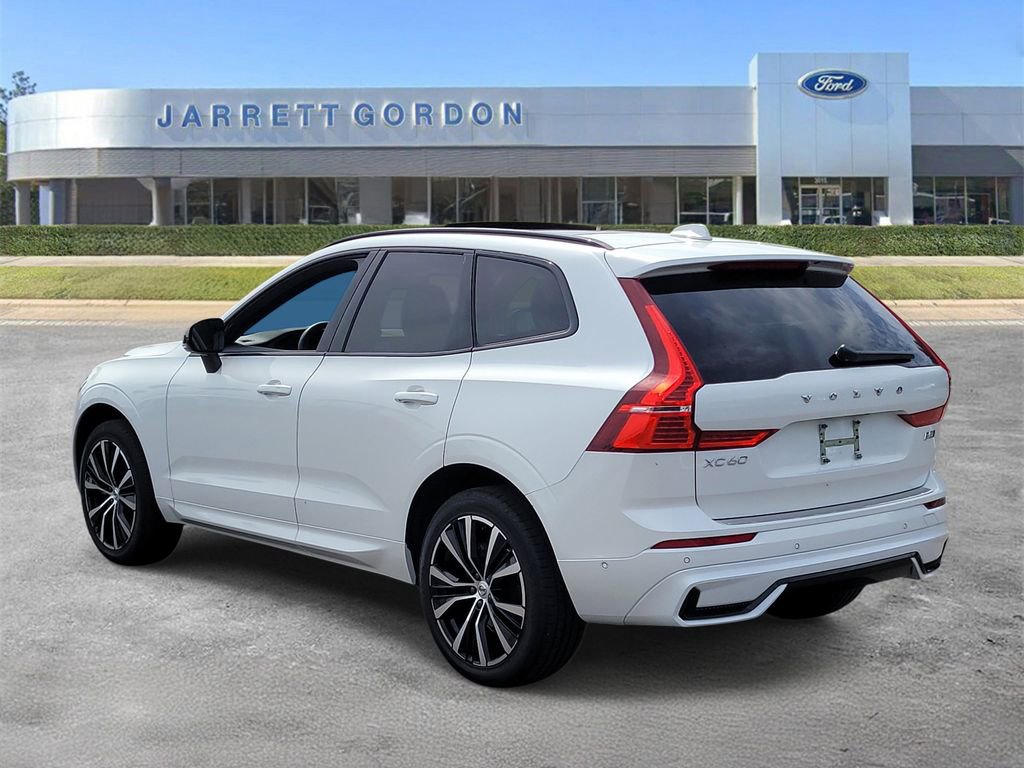 Used 2024 Volvo XC60 B5 Plus w/ Protection Package Premier AWD/4WD image 3