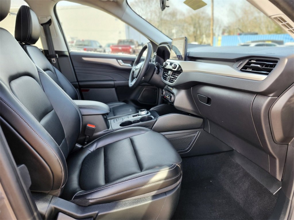 Certified 2022 Ford Escape SEL w/ Technology Package image 10