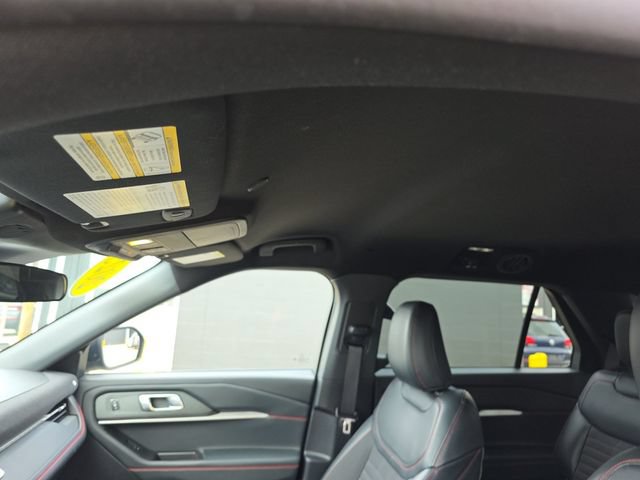 Certified 2025 Ford Explorer ST-Line AWD/4WD image 16