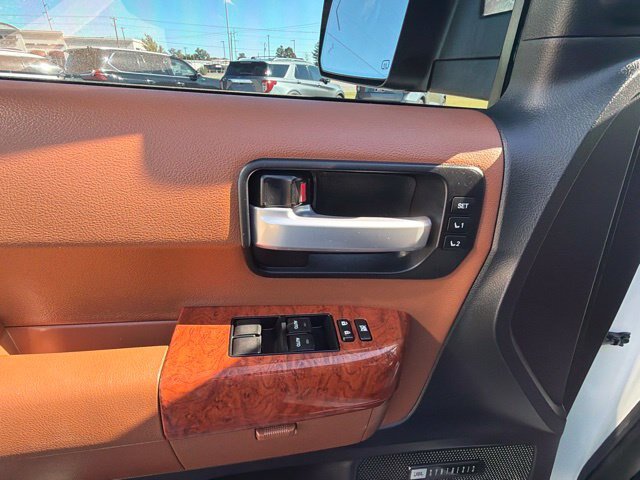 Used 2019 Toyota Sequoia Platinum AWD/4WD image 7