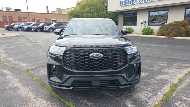 Certified 2025 Ford Explorer ST AWD/4WD image 2