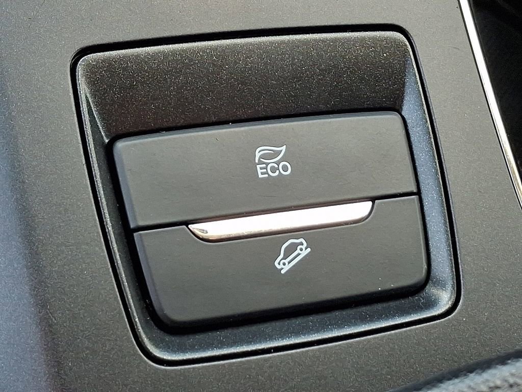 Certified 2020 Ford Fusion SE image 26