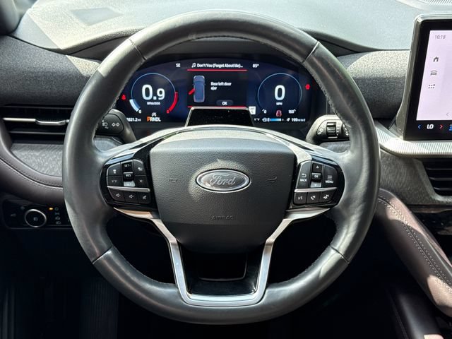 Certified 2025 Ford Explorer Platinum RWD image 15