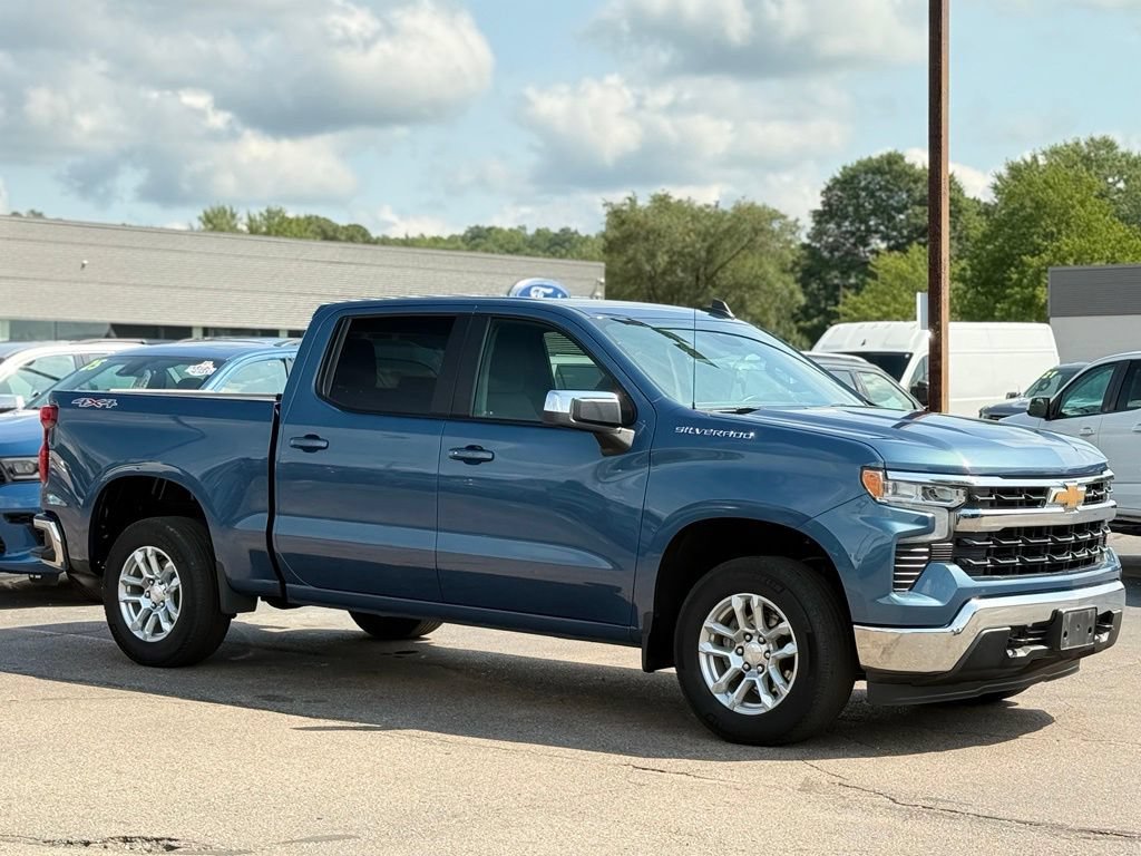 Used 2024 Chevrolet Silverado 1500 LT AWD/4WD image 23