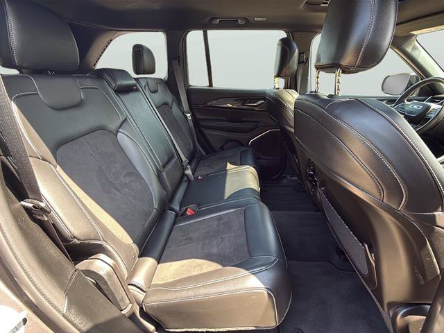 Used 2022 Jeep Grand Cherokee Altitude AWD/4WD image 15