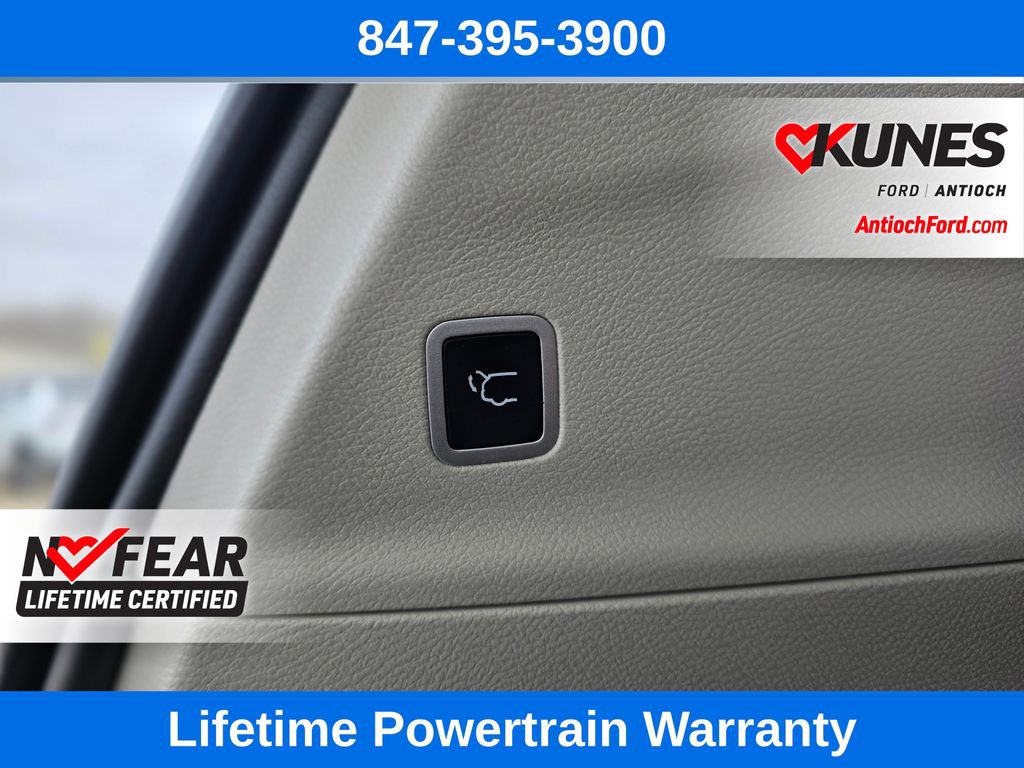 Used 2022 Chrysler Voyager LX FWD image 28