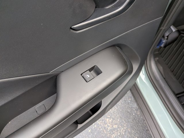 Used 2025 Hyundai Kona SEL image 27