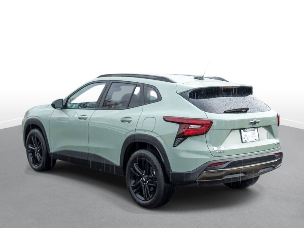 Used 2024 Chevrolet Trax ACTIV w/ Sunroof Package image 3