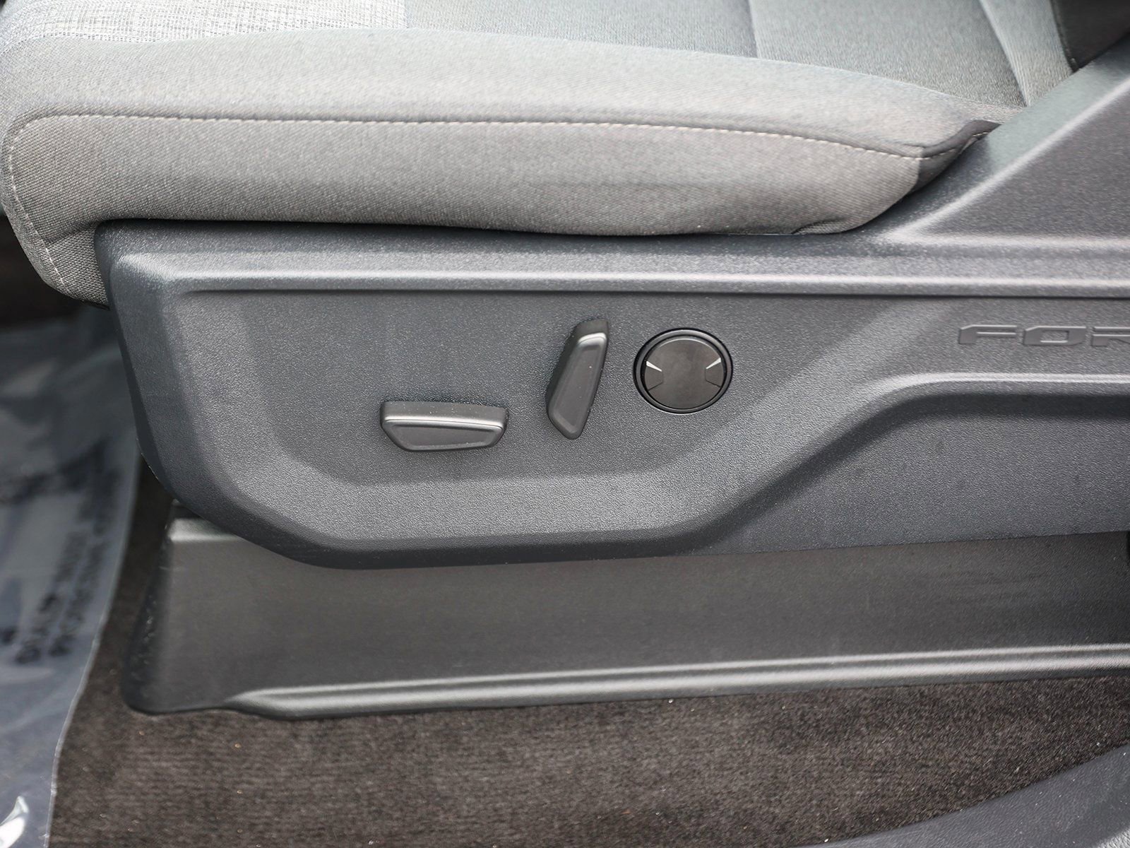 Certified 2022 Ford F150 XLT w/ Equipment Group 302A High image 19