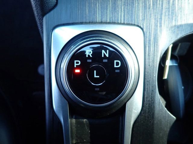 Certified 2025 Ford Escape ST-Line Select AWD/4WD image 24