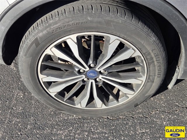 Certified 2021 Ford Escape SE w/ SE Sport Appearance Package image 4