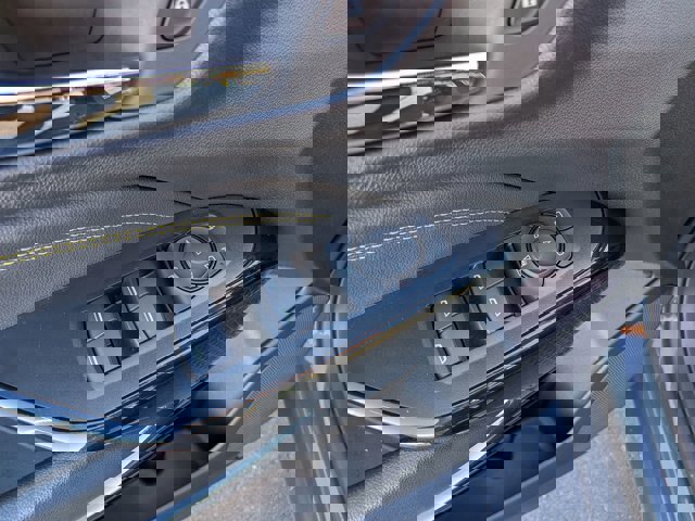 Used 2025 Chevrolet Trax LT w/ Driver Confidence Package image 14