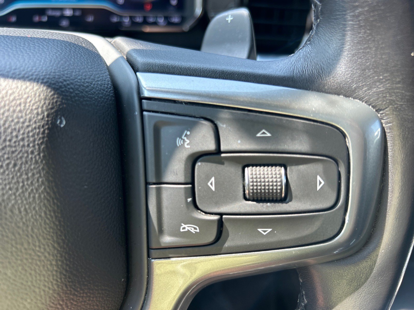 Used 2022 Chevrolet Silverado 1500 LT Trail Boss w/ LT Trail Boss Premium Package AWD/4WD image 23