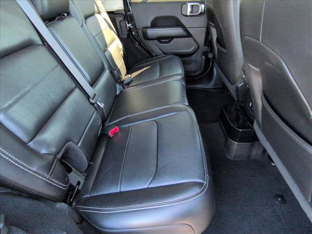 Used 2018 Jeep Wrangler Unlimited Sahara AWD/4WD image 19