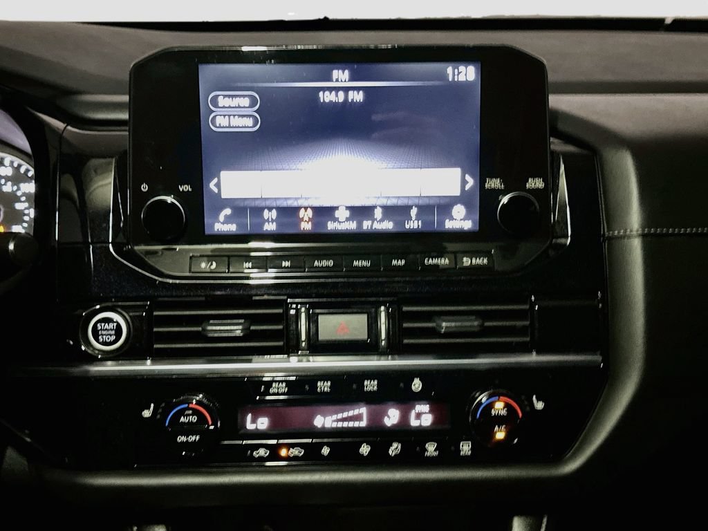 Used 2023 Nissan Pathfinder SL AWD/4WD image 14