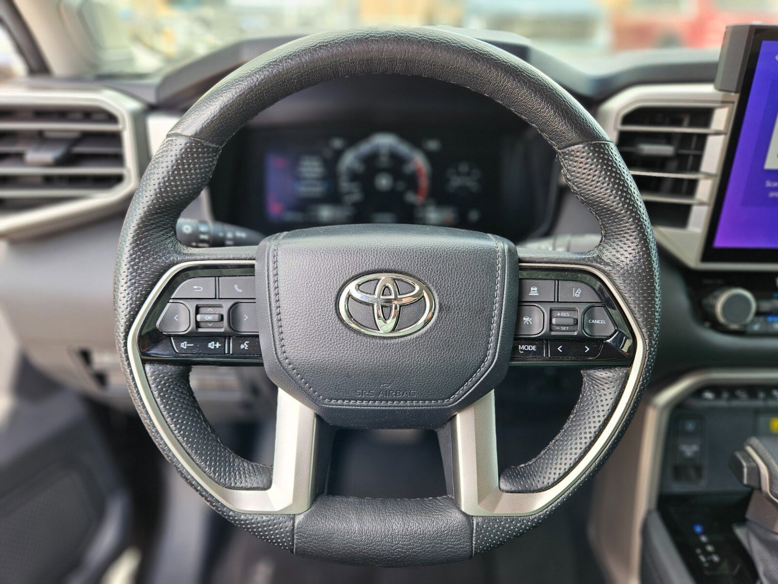 Used 2024 Toyota Tundra Limited AWD/4WD image 27