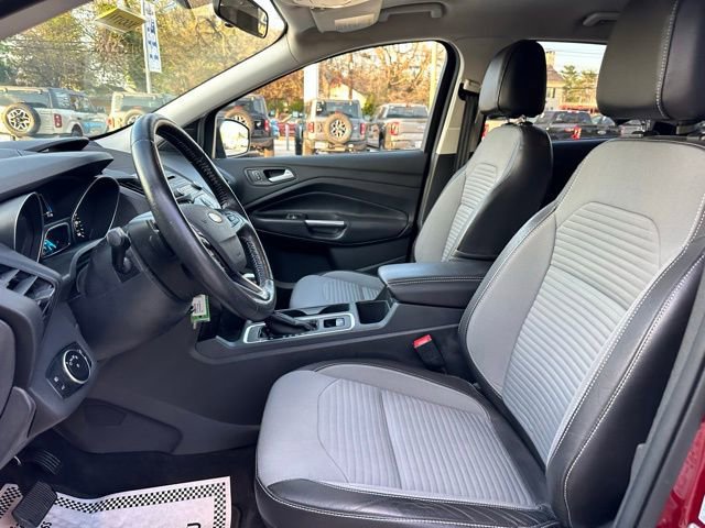 Certified 2017 Ford Escape SE w/ SE Sport Appearance Package AWD/4WD image 32