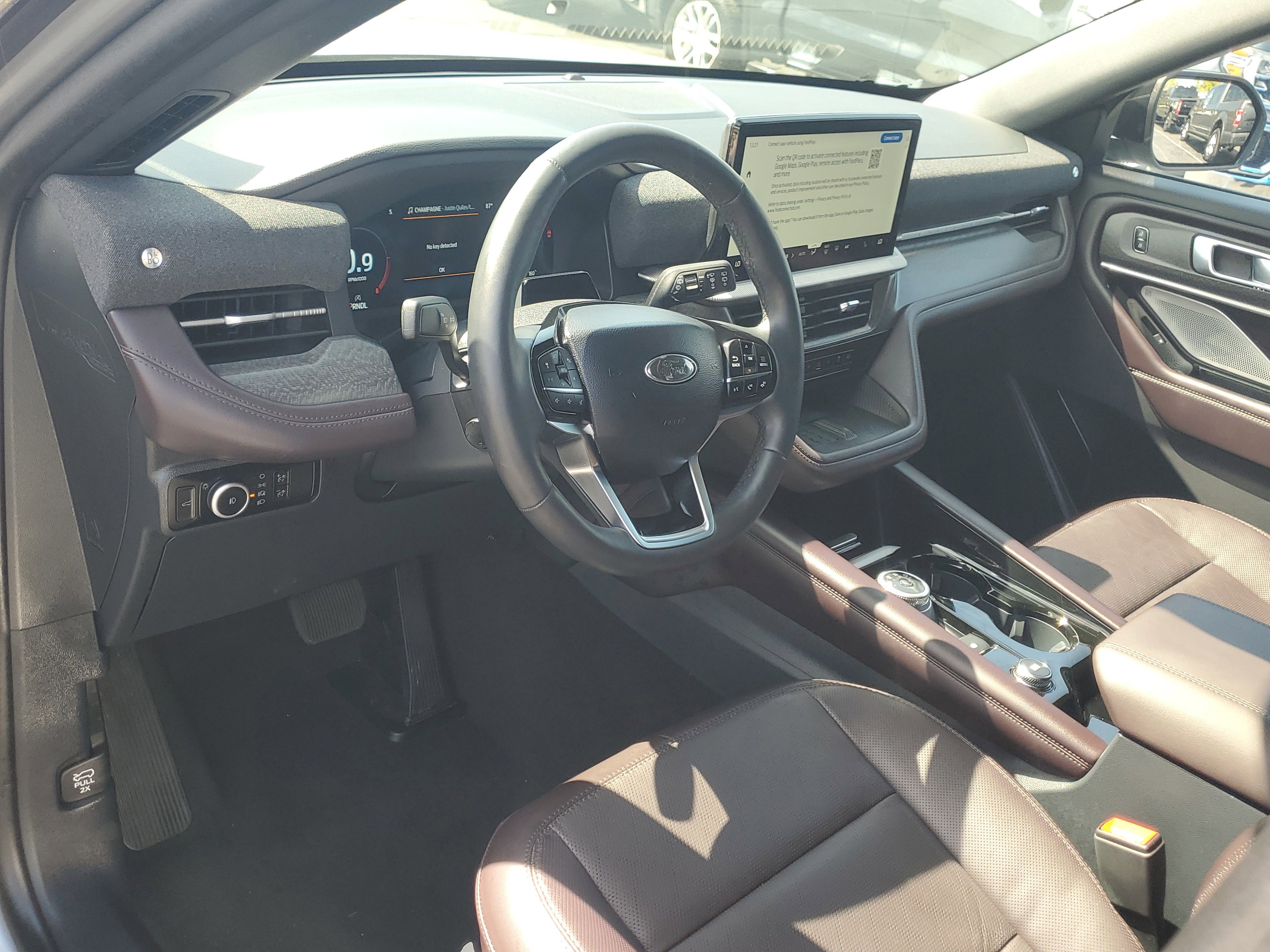 Certified 2025 Ford Explorer Platinum image 23