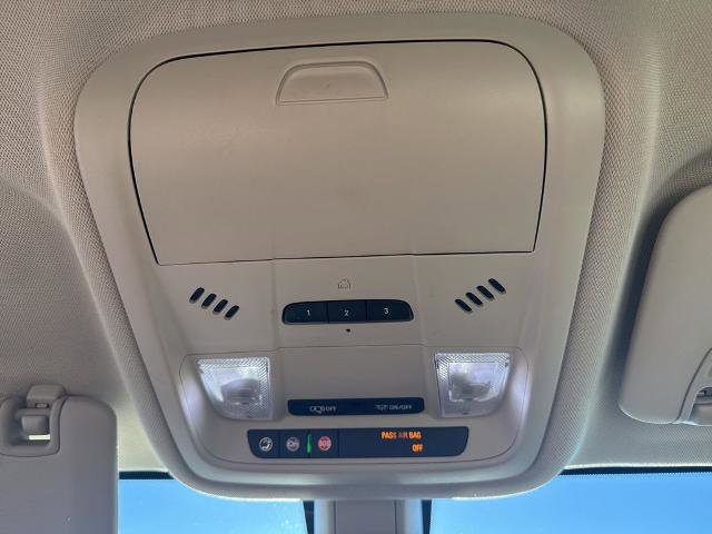 Used 2019 Buick Regal Essence w/ Sights and Sounds Package image 23