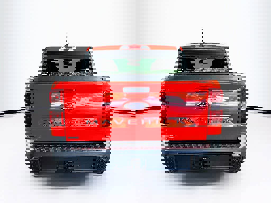 Certified 2022 Ford Maverick XLT w/ XLT Luxury Package image 4