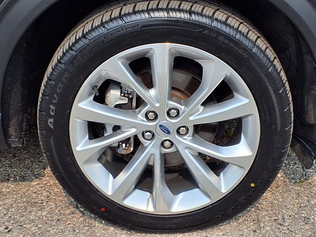 Certified 2023 Ford Explorer Platinum w/ Technology Package AWD/4WD image 35