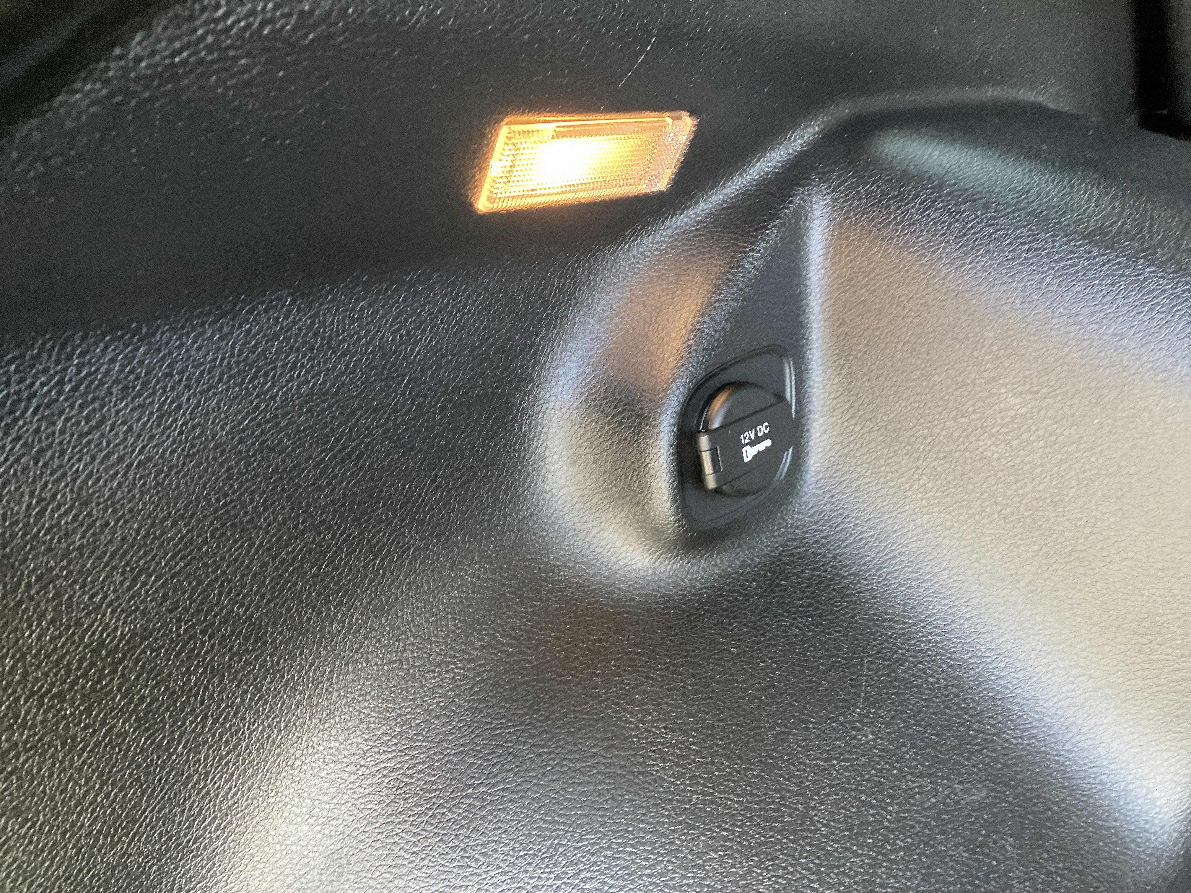 Used 2020 Jeep Cherokee Latitude Plus image 14